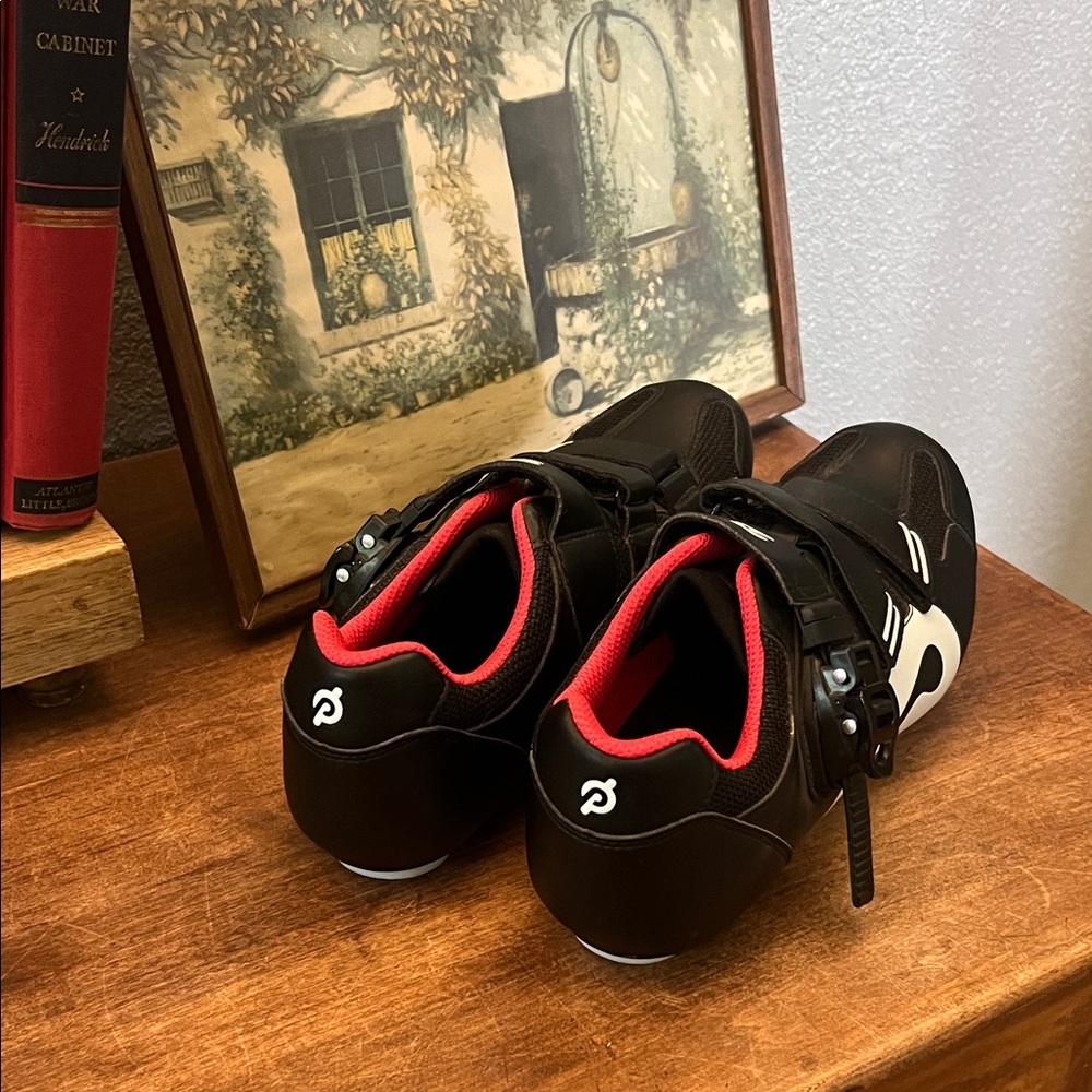 Peloton Black and Red Cycling Shoes - Picture 4 of 4